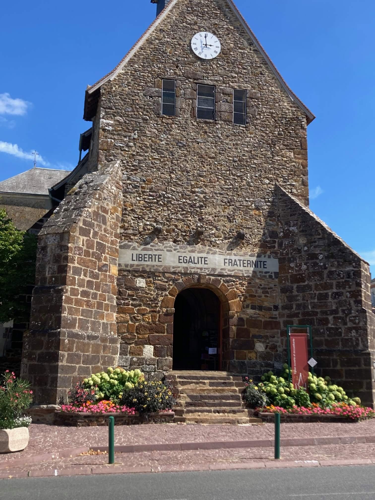 main facade church saint martin ete fleurs vailly