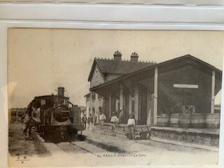 gare et tacot de vailly